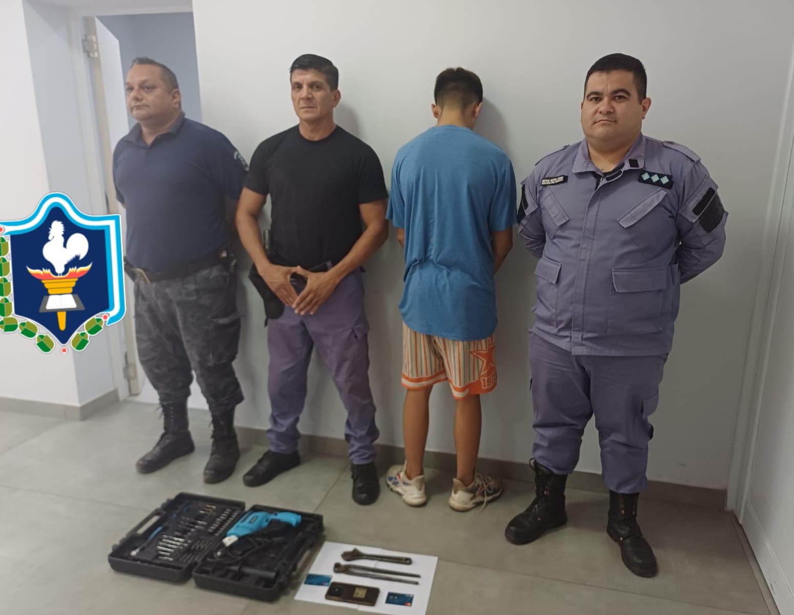 J.J CASTELLI: LO DETUVIERON Y DESCUBRIERON QUE HABIA ROBADO A VARIOS DE SUS VECINOS.