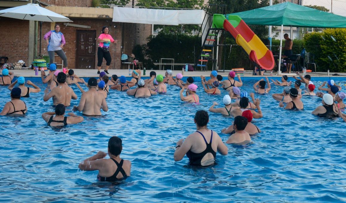 EL INSTITUTO DEL DEPORTE CHAQUE&Ntilde;O BRINDA CLASES GRATUITAS DE AQUAGYM.