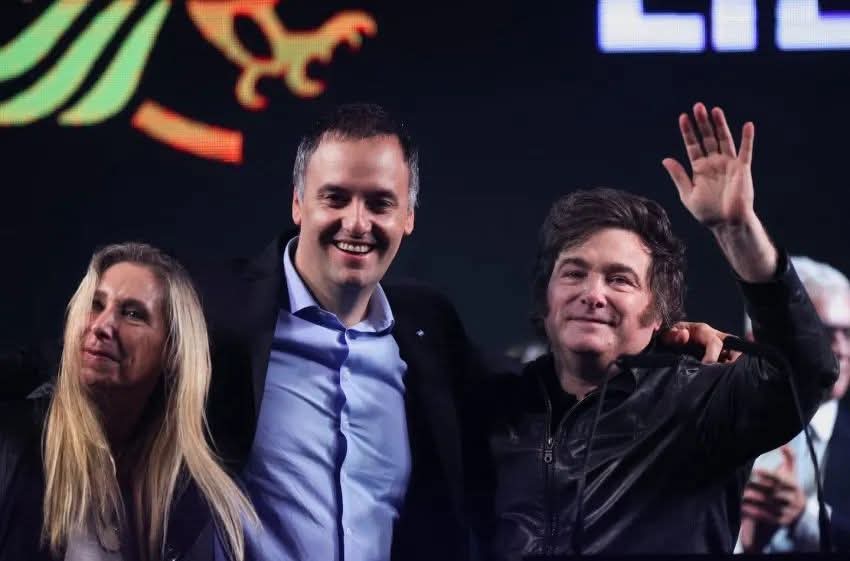 "PARA DESENMASCARAR MENTIRAS", EL GOBIERNO LANZ&Oacute; LA OFICINA DE RESPUESTA OFICIAL.