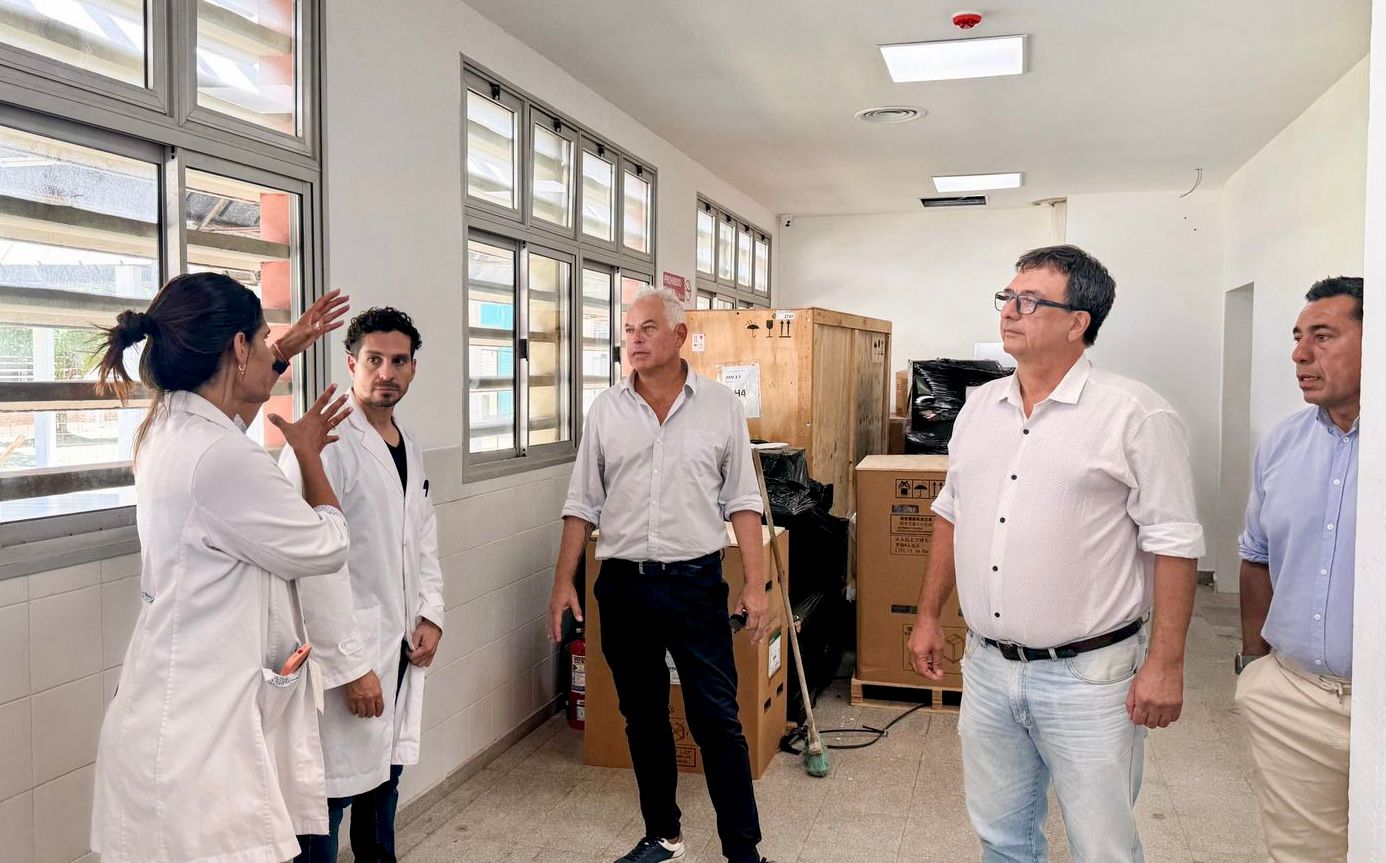 EL GOBIERNO PROVINCIAL AVANZA EN OBRAS Y EQUIPAMIENTO PARA FORTALECER EL HOSPITAL PERRANDO.