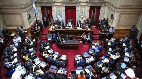 EL SENADO DEBATE LA REFORMA LABORAL TRAS UN ACUERDO CON CAMBIOS CLAVES.