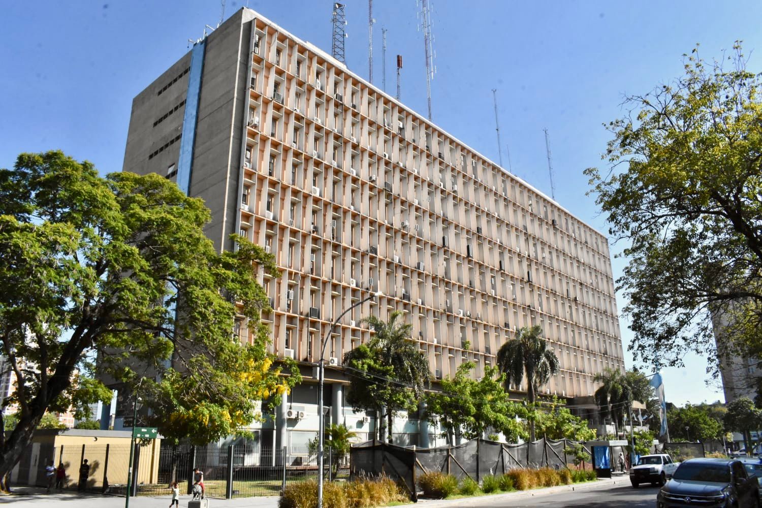 ACTUALIZACI&Oacute;N SALARIAL Y ESFUERZO PROVINCIAL EN UN CONTEXTO ECON&Oacute;MICO COMPLEJO.