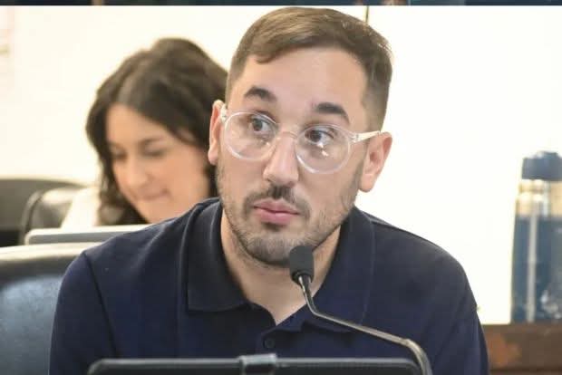 PEREZ PONS CRITIC&Oacute; EL AUMENTO A EMPLEADOS P&Uacute;BLICO DE LA  PROVINCIA Y LO DESTROZARON EN REDES.