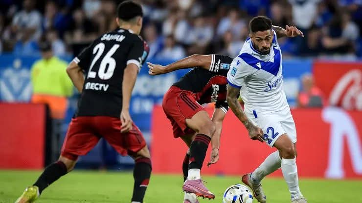 RIVER PERDI&Oacute; ANTE V&Eacute;LEZ Y SUFRI&Oacute; SU TERCERA DERROTA EN EL TORNEO APERTURA.