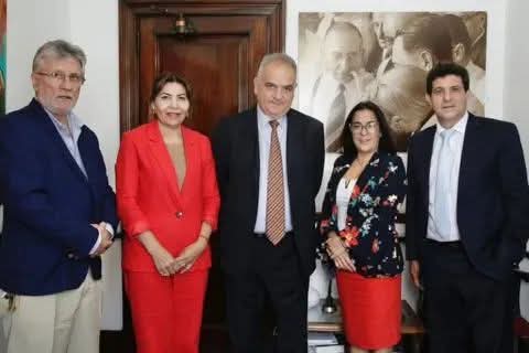 TENSI&Oacute;N EN EL SENADO: UN SECTOR DEL PERONISMO ANALIZA SEPARARSE DEL INTERBLOQUE.