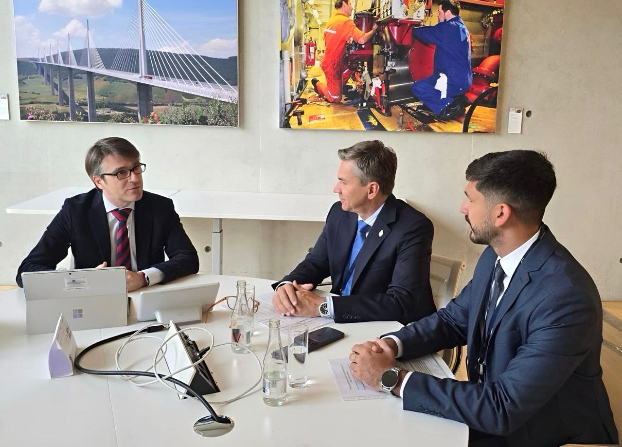 LUXEMBURGO: ZDERO FUE RECIBIDO EN EL BANCO EUROPEO DE INVERSIONES PARA ANALIZAR FINANCIAMIENTO DE PROYECTOS.