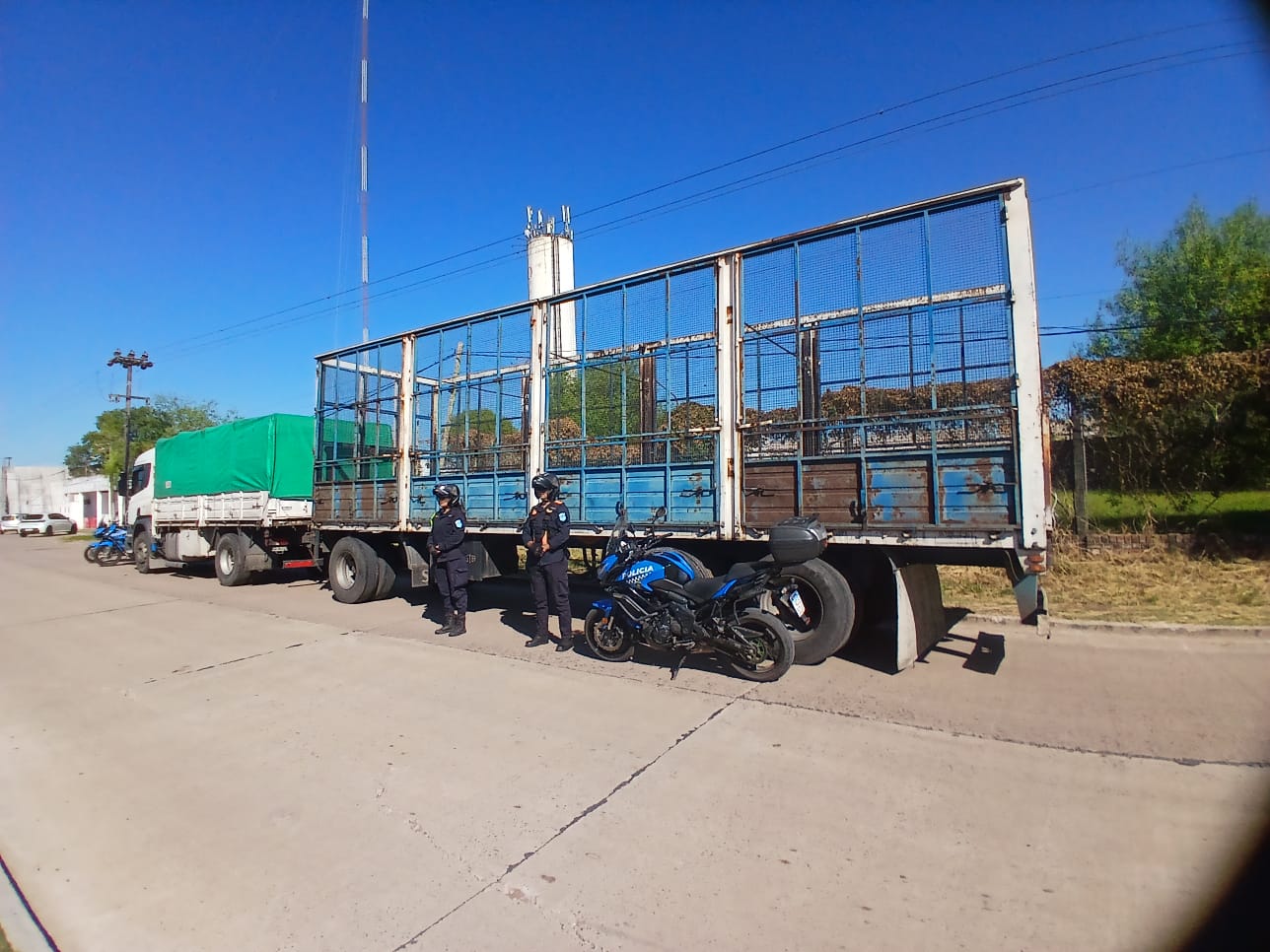 MAKALLE: SECUESTRAN VARIOS RODADOS, INCAUTAN MARIHUANA Y APREHENDEN A UN HOMBRE BUSCADO HACE DOS A&Ntilde;OS.