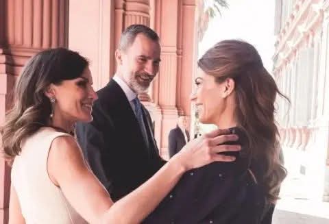 CRECEN LOS RUMORES DE ROMANCE ENTRE JULIANA AWADA Y EL REY FELIPE.