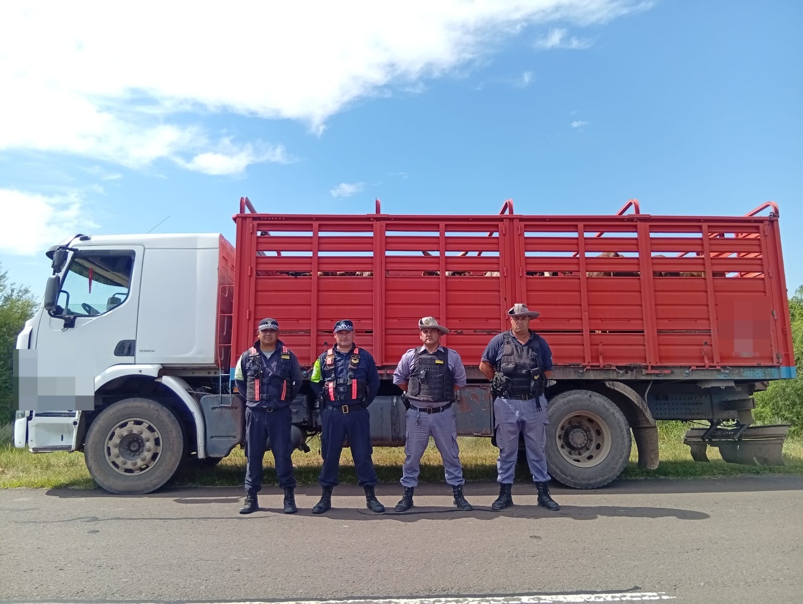 CAMINERA SECUESTR&Oacute; OTRO AUTO ADULTERADO E INTERVINO CARGA VACUNA CON IRREGULARIDADES.