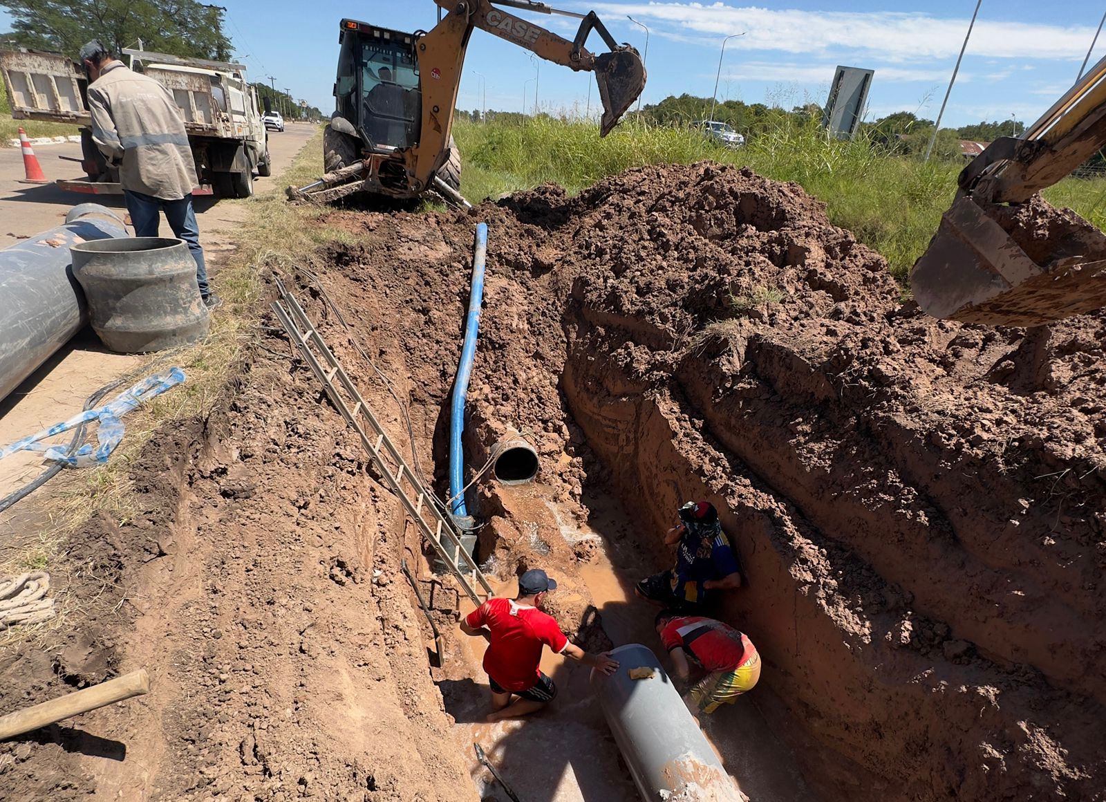 SAMEEP REPAR&Oacute; EL ACUEDUCTO NORTE Y NORMALIZA EL SERVICIO DE AGUA EN RESISTENCIA Y LOCALIDADES CERCANAS.