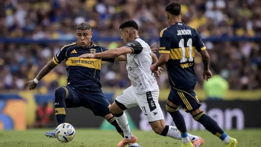 BOCA NO PUDO CON GIMNASIA (M) Y ACUMULA CUATRO PARTIDOS SIN GANAR.EN EL TORNEO APERTURA.