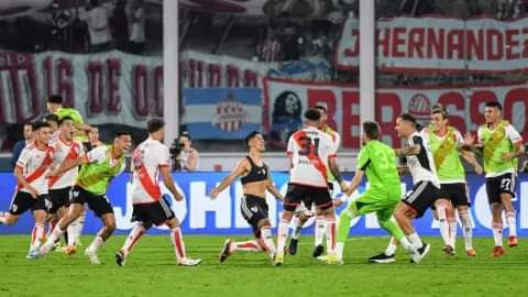 RIVER LE GANÓ 2-1 A ESTUDIANTES SOBRE EL FINAL Y SE CONSAGRÓ CAMPEÓN DE LA SUPERCOPA ARGENTINA.