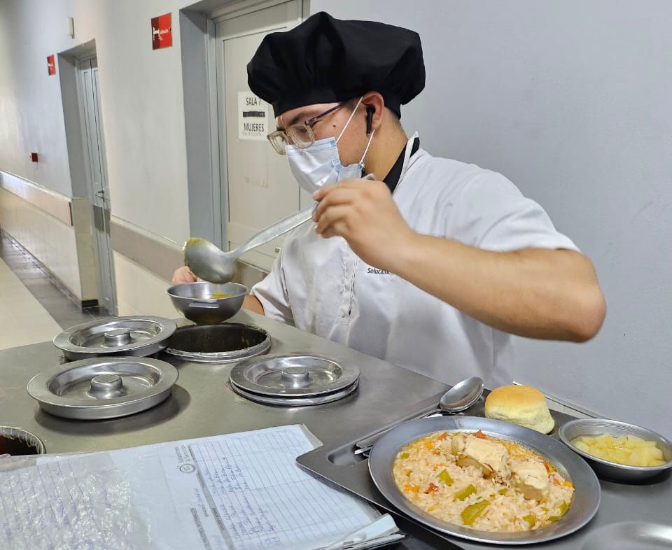 HOSPITAL DE CASTELLI CON NUEVO SERVICIO DE COMIDA.