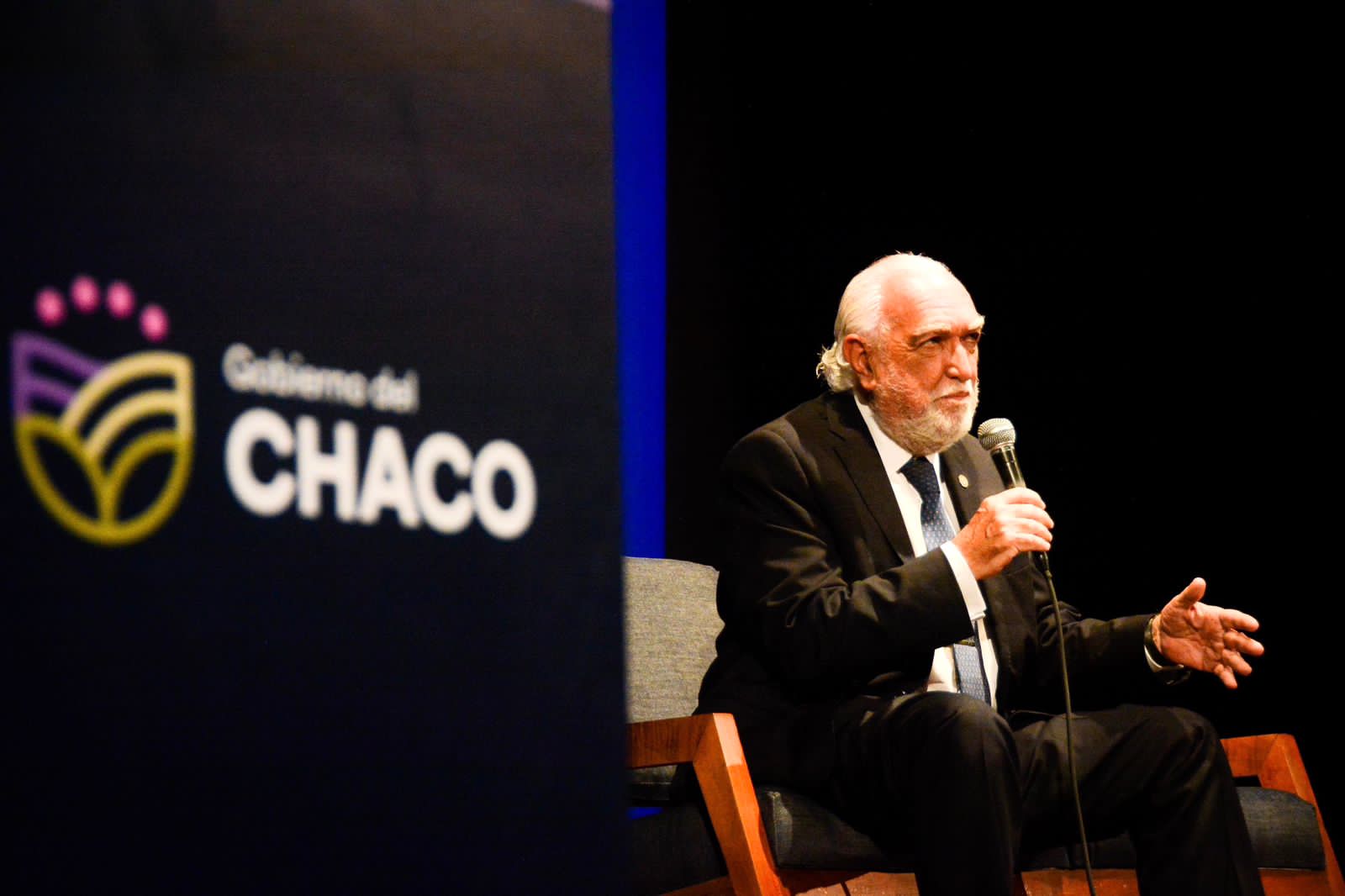 EL GOBERNADOR ACOMPAÑÓ LA PRESENTACIÓN DEL LIBRO “LA HERMANDAD DE LOS ASTRONAUTAS: EL JUICIO A LAS JUNTAS POR DENTRO” DE GIL LAVEDRA.
