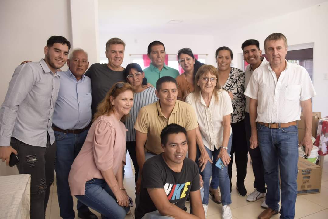 ARTICULACIÓN CON INSTITUCIONES: EL GOBERNADOR ACERCÓ AYUDA AL CENTRO DE JUBILADOS “VIDA PLENA”, DE QUITILIPI. 