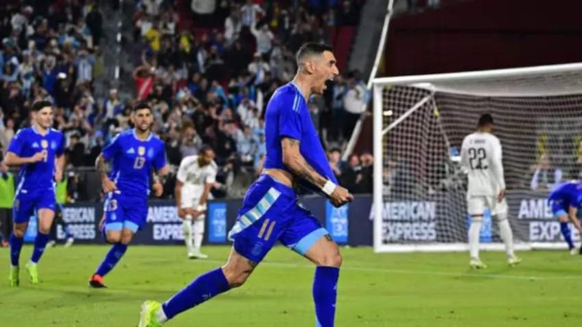 ARGENTINA SIN MESSI, VENCIÓ A COSTA RICA CON GOLES DE DI MARIA, MAC ALLISTER Y LAUTARO MARTINEZ.