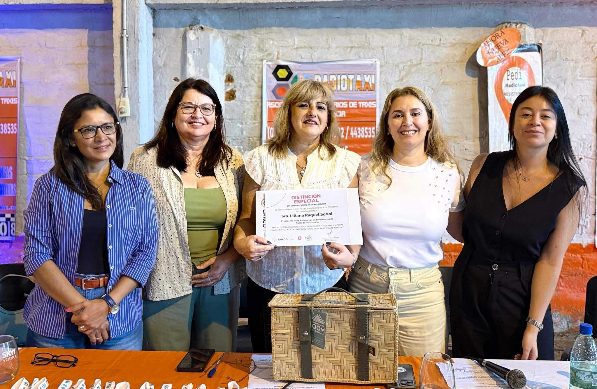 RUMBO A LA BIENAL 2026: CAPACITAN A TAXISTAS Y REMISEROS COMO &ldquo;BUENOS ANFITRIONES&rdquo; EN RESISTENCIA.