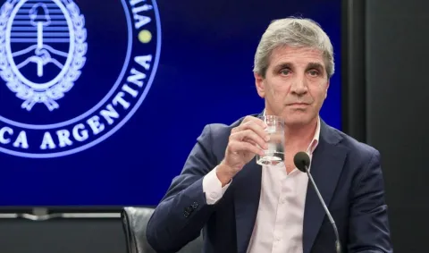 CAPUTO APUNTA AL MERCADO LOCAL PARA CAPTAR $ 8 BILLONES Y US$ 150 MILLONES.