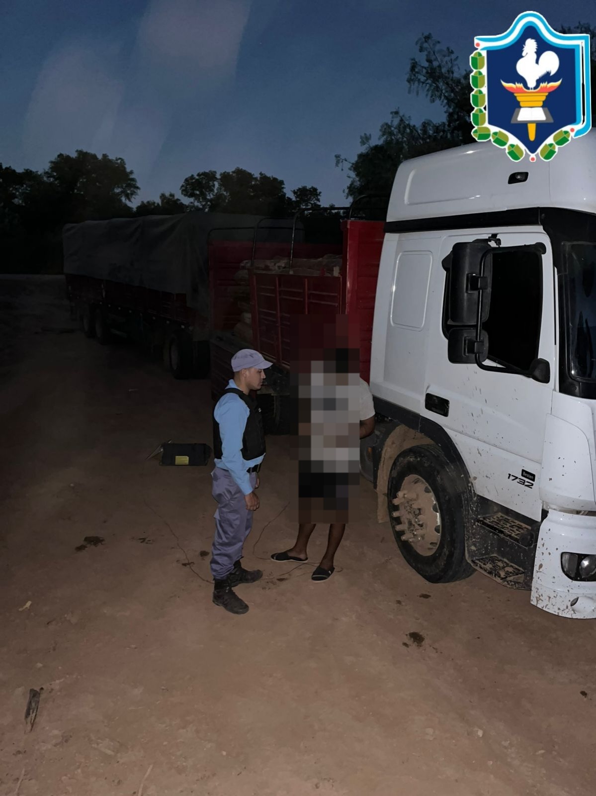 COMANDANCIA FRIAS INCAUTAN M&Aacute;S DE 300 POSTES DE QUEBRACHO..