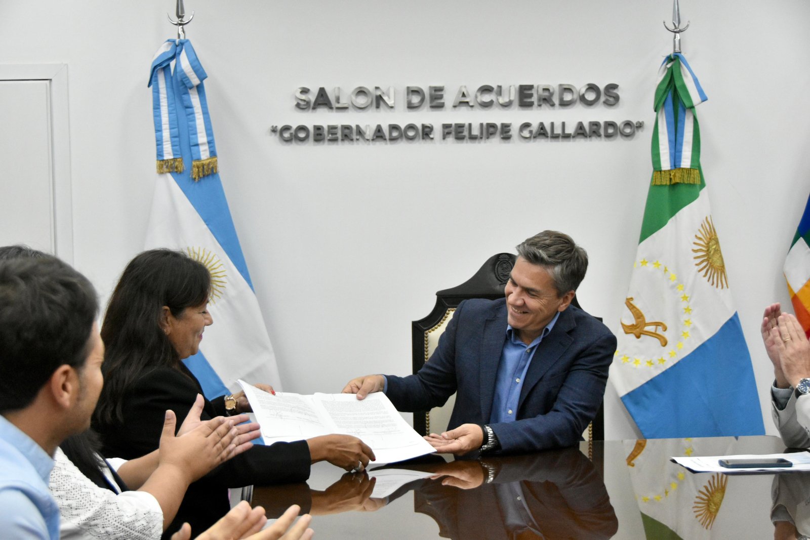 TRAS 14 A&Ntilde;OS, SE DESTRABA UN HIST&Oacute;RICO CONFLICTO: EL IPDUV CONCRET&Oacute; LA VENTA DE UN TERRENO AL COLEGIO ESTRADA.