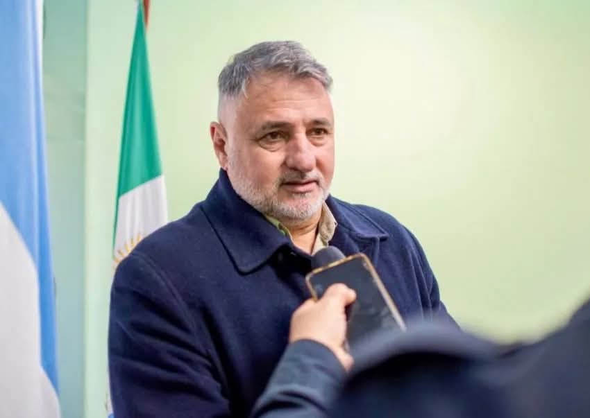 J.J CASTELLI: JORGE G&Oacute;MEZ CRUZ&Oacute; AL INTENDENTE P&Iacute;O SANDER POR EL USO DE LA COPARTICIPACI&Oacute;N. 