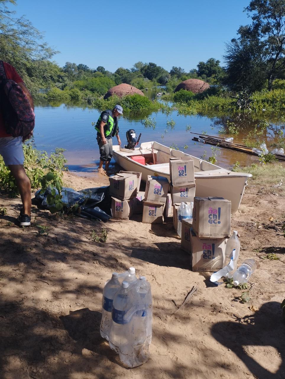 J.J CASTELLI: BOMBEROS REALIZARON UN OPERATIVO DE ASISTENCIA EN PARAJES RURALES.