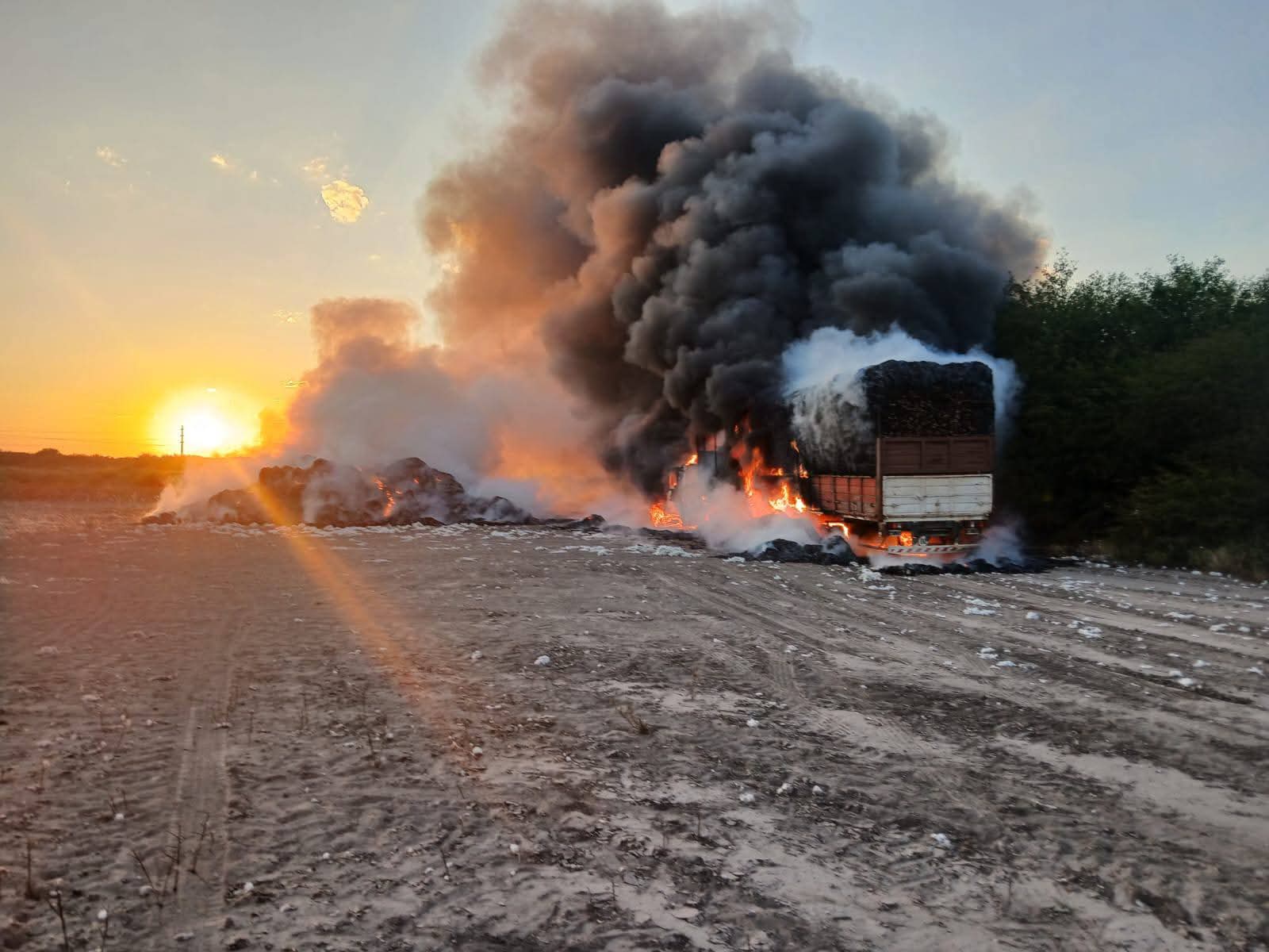 INCENDIO DESTRUY&Oacute; 30 TONELADAS DE ALGOD&Oacute;N DE UN PRODUCTOR DE J.J CASTELLI. 