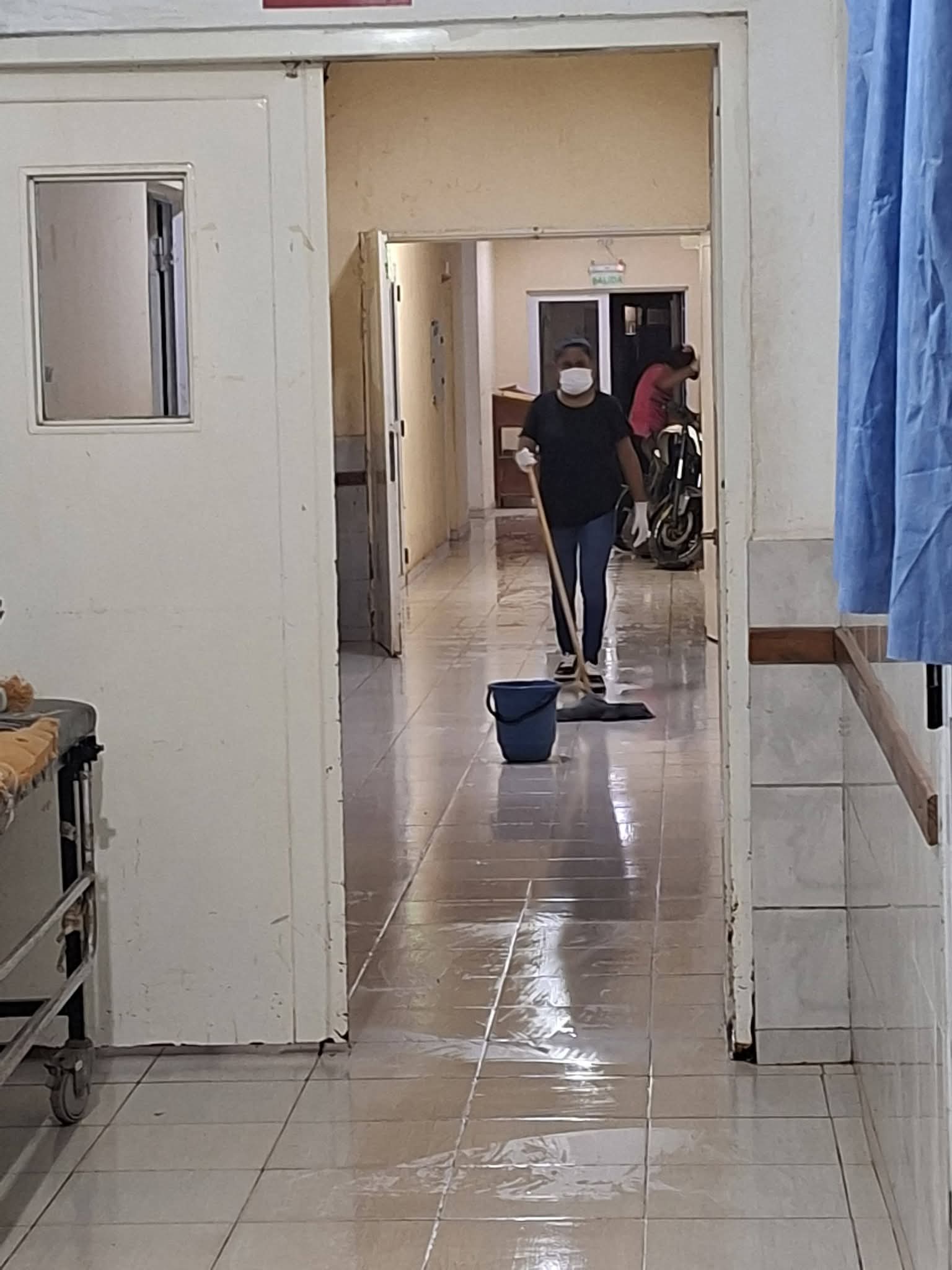 RETOMAMOS LAS TAREAS DE LIMPIEZA EN EL HOSPITAL DE MIRAFLORES.