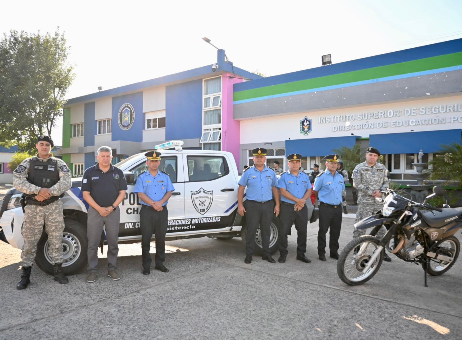CHACO REFUERZA LA SEGURIDAD: MATKOVICH ENTREG&Oacute; NUEVA CAMIONETA AL C.O.M. PARA EL GRAN RESISTENCIA.
