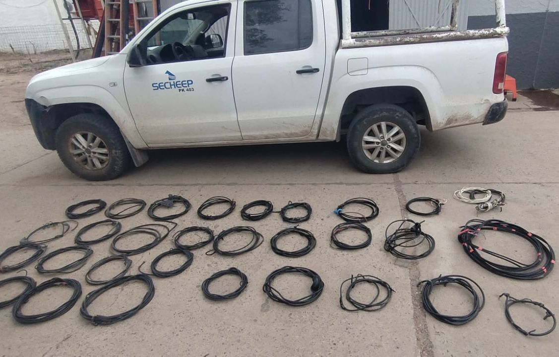 OPERATIVO CONTRA EL FRAUDE EL&Eacute;CTRICO EN J.J CASTELLI: SECUESTRAN CABLEADO ILEGAL.