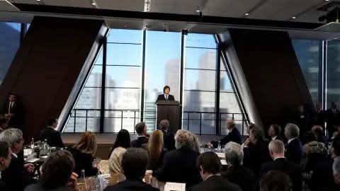 MILEI CRUZ&Oacute; A EMPRESARIOS Y ASEGUR&Oacute; QUE 