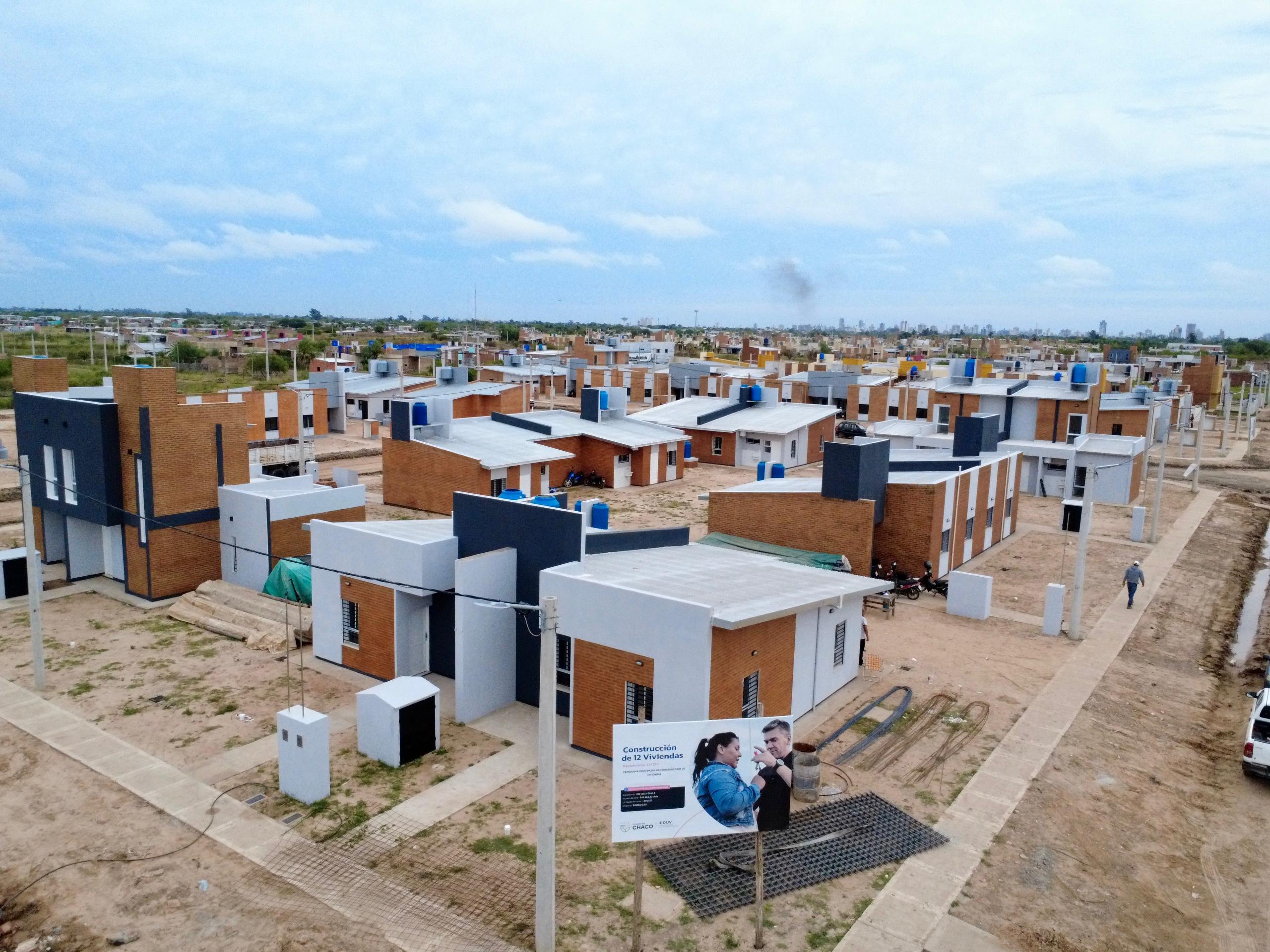 IPDUV SUPERVIS&Oacute; EL TRAMO FINAL DE LAS VIVIENDAS EN LA CHACRA 214 DE RESISTENCIA.