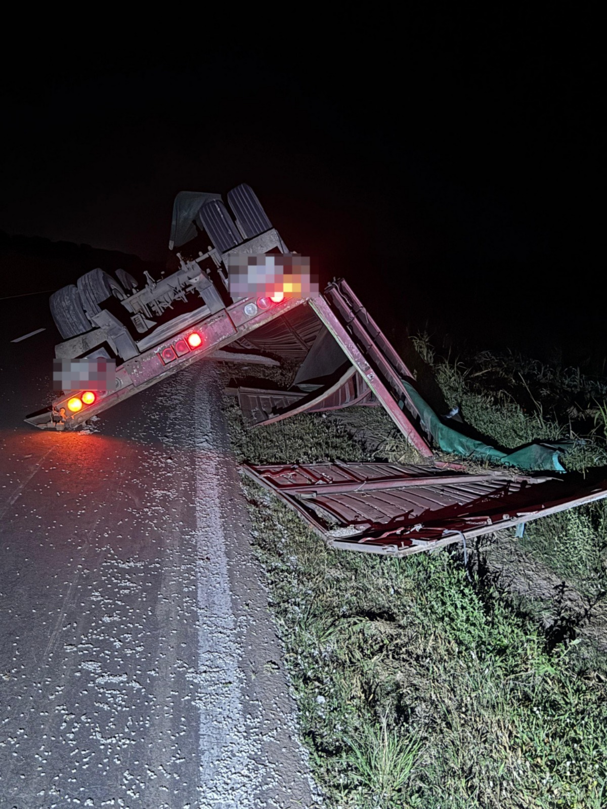 CORZUELA: VOLC&Oacute; UN ACOPLADO CON SEMILLAS DE ALGOD&Oacute;N EN RUTA 89.