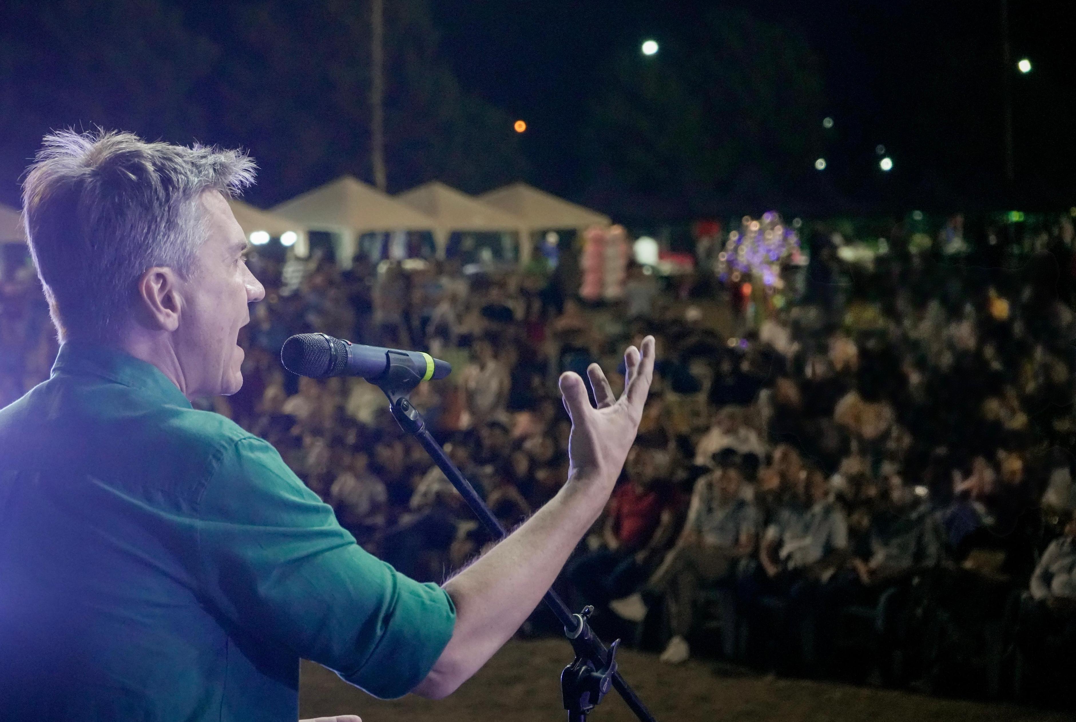 BASAIL: EL GOBERNADOR ZDERO ACOMPA&Ntilde;&Oacute; LA FIESTA DE LA BUENA MIEL Y DESTAC&Oacute; EL POTENCIAL PRODUCTIVO DEL CHACO.