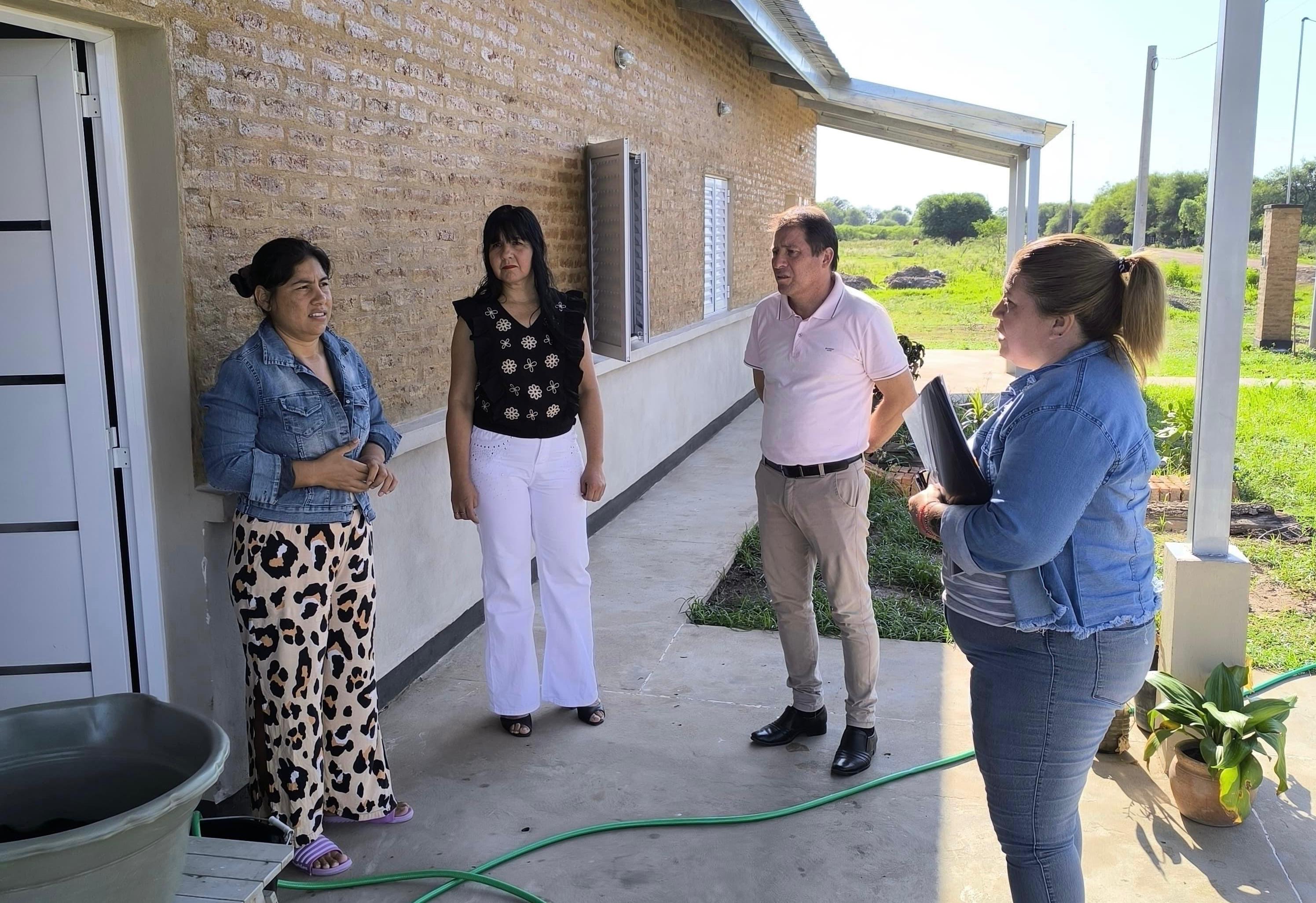 PRESIDENCIA ROCA: IPDUV Y EL PROGRAMA &Ntilde;ACHEC REALIZARON RELEVAMIENTO A FAMILIAS ADJUDICATARIAS.