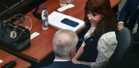 CAUSA CUADERNOS: CFK NO QUISO RESPONDER PREGUNTAS Y APUNT&Oacute; CONTRA LA JUSTICIA.