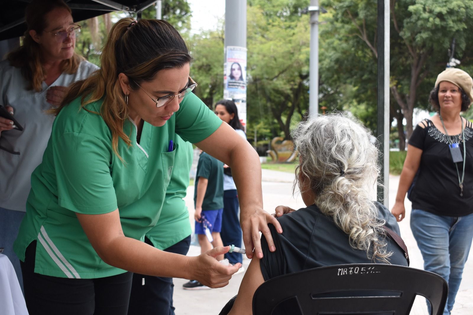 MES DE LA MUJER: OPERATIVO DE SALUD INTEGRAL, VACUNACI&Oacute;N Y ASESORAMIENTO EN RESISTENCIA.