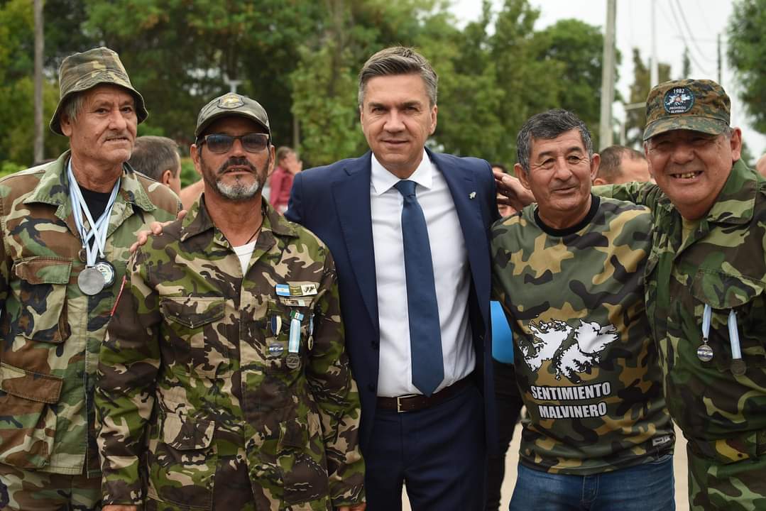 PRESIDENCIA DE LA PLAZA: ZDERO ENCABEZÓ EL ACTO CENTRAL DEL 2 DE ABRIL.