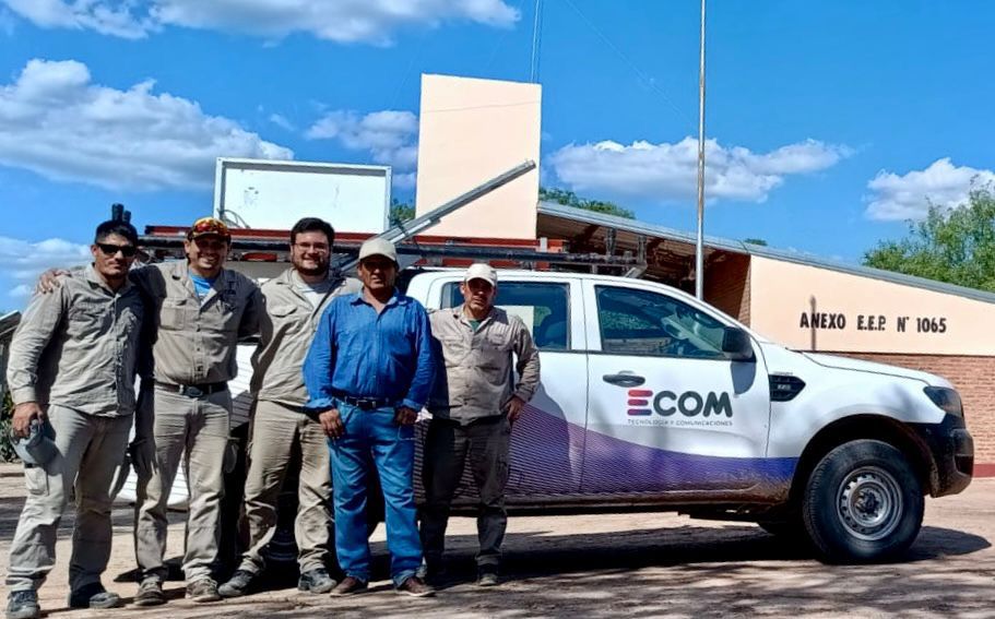 INTENSO TRABAJO DE ECOM CHACO EN EL IMPENETRABLE PARA MEJORAR LA CONECTIVIDAD.