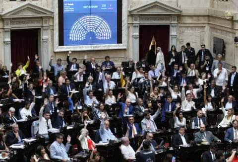 EL GOBIERNO DE MILEI AVANZARÁ ESTA SEMANA CON NUEVA LEY DE BASES Y DESPIERTA DEBATE EN EL CONGRESO.