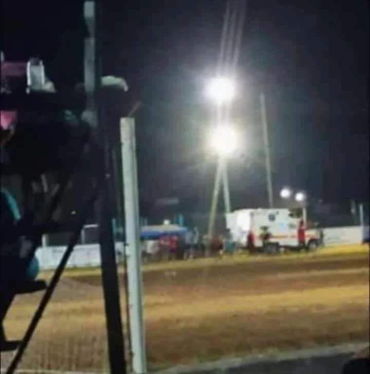 J.J CASTELLI: UN FUTBOLISTA SE GOLPEÓ CONTRA UN MURO PERIMETRAL Y QUEDÓ EN TERAPIA INTENSIVA. 