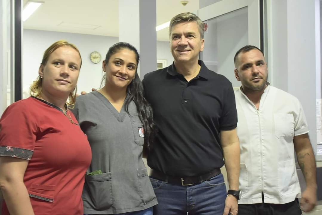 EL GOBERNADOR ZDERO ENTREGÓ UN RESPIRADOR A LA UNIDAD DE TERAPIA INTENSIVA DEL HOSPITAL BICENTENARIO DE CASTELLI.