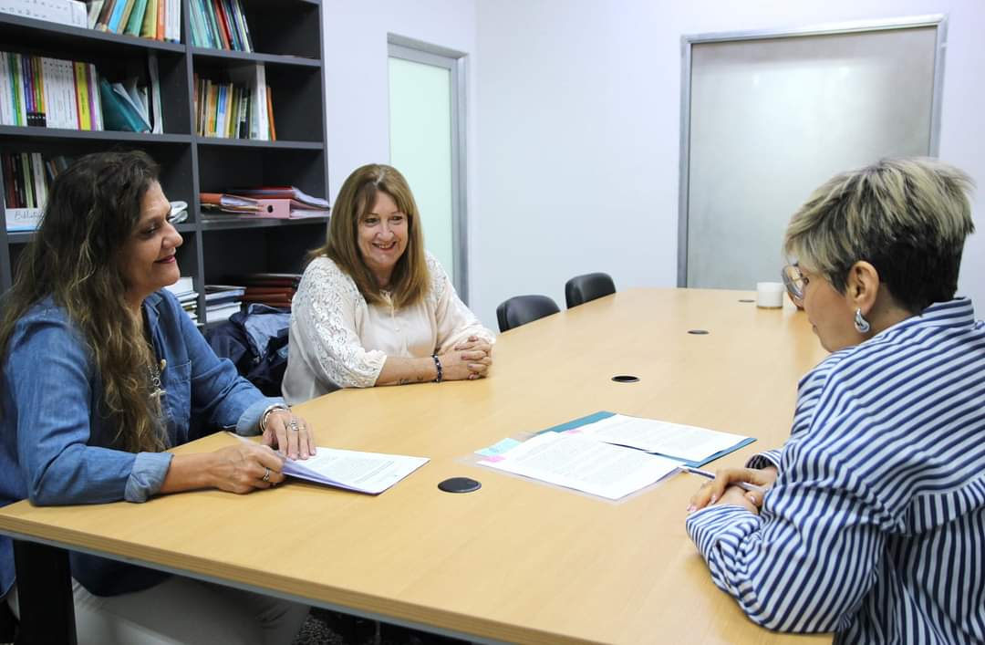 EDUCACIÓN Y PRODUCCIÓN AMPLIARON ACUERDO PARA EL MANTENIMIENTO DE ESCUELAS.