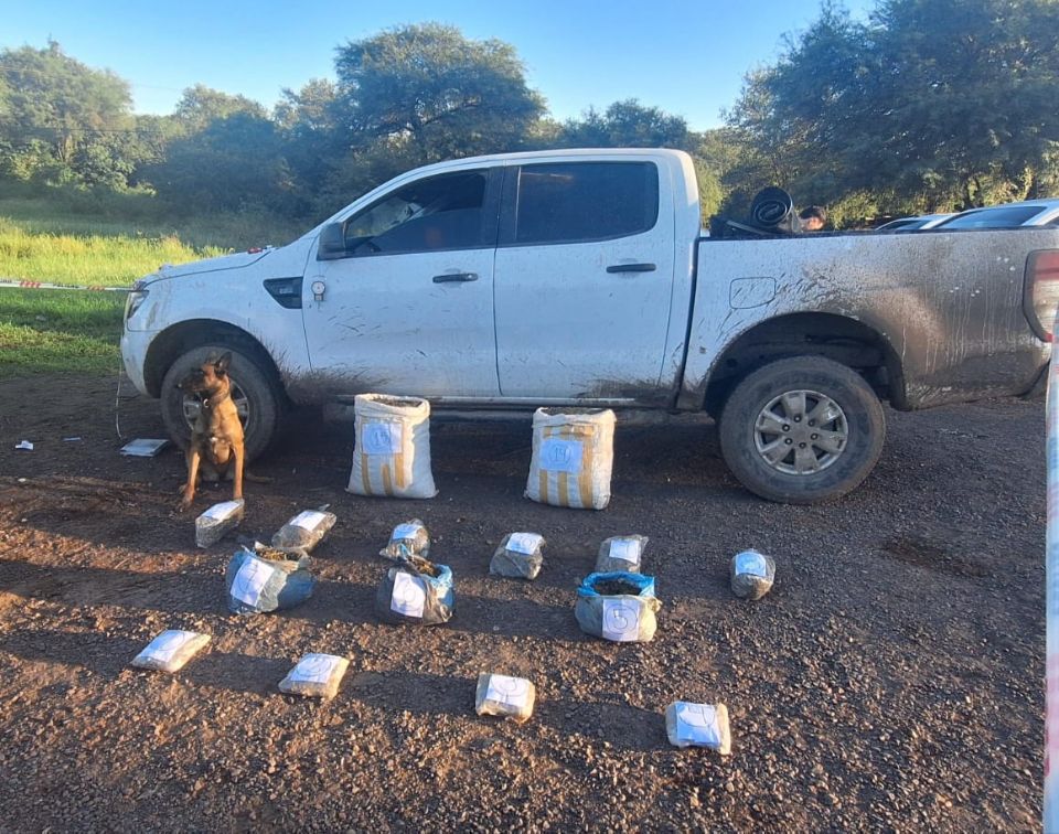 NUEVO GOLPE AL NARCOTRÁFICO: DECOMISAN CERCA DE 30 KILOS DE MARIHUANA VALUADA EN 10 MILLONES.