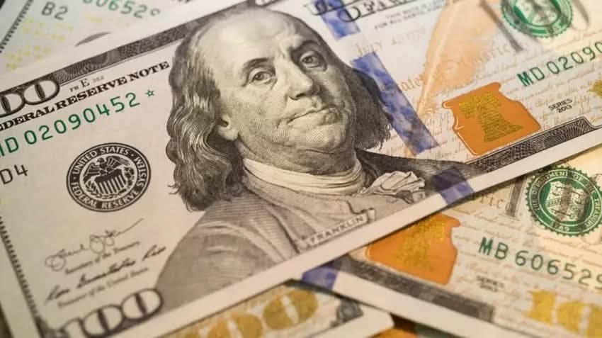 SE TREMINÓ LA BRECHA: EL DÓLAR BLUE BAJÓ, PERFORÓ LOS $1.200, Y CUESTA LO MISMO QUE EL OFICIAL