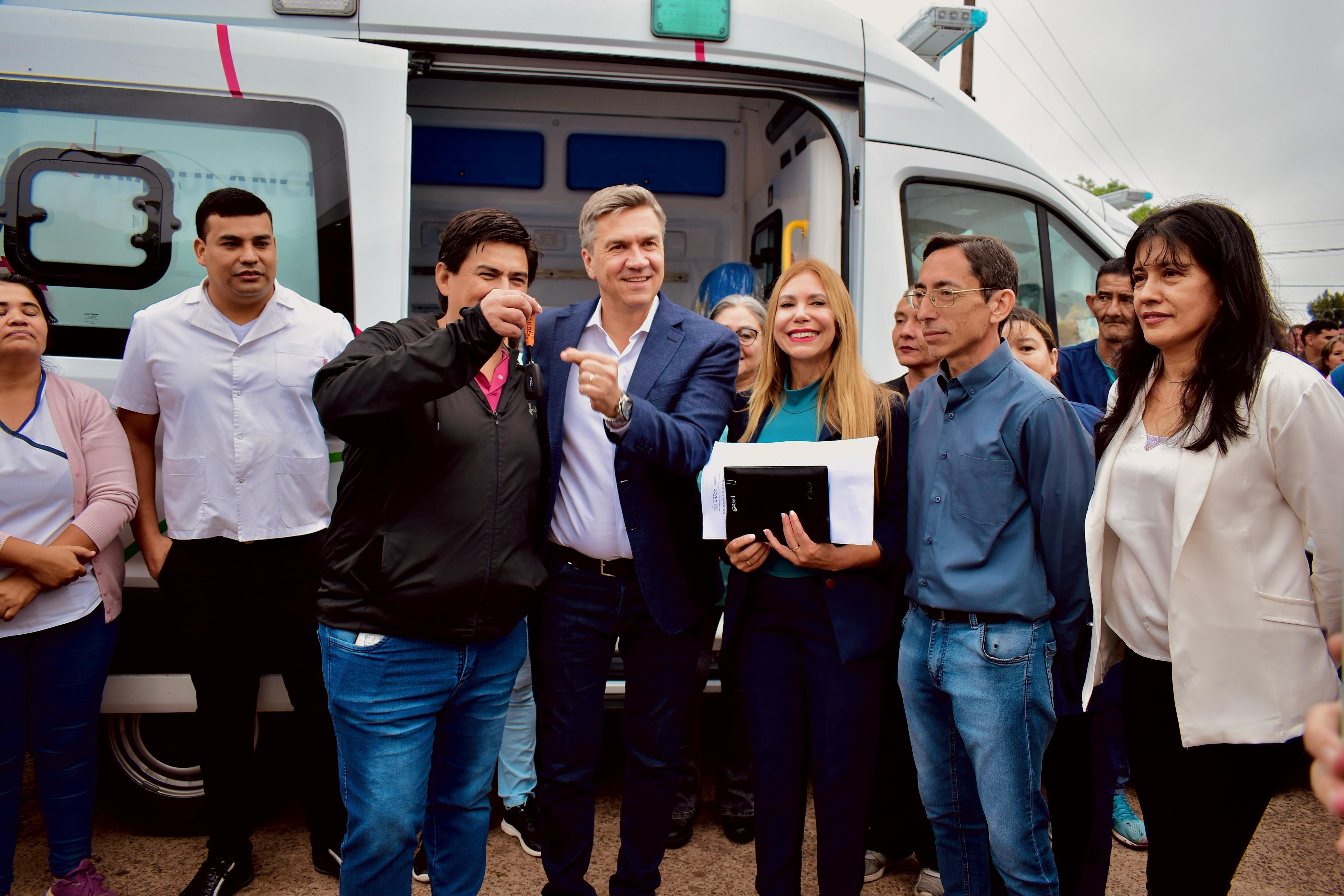 REFUERZO DEL SISTEMA SANITARIO PROVINCIAL: EL GOBERNADOR ZDERO ENTREGÓ AMBULANCIAS PARA MACHAGAI, PLAZA Y LA ESCONDIDA.