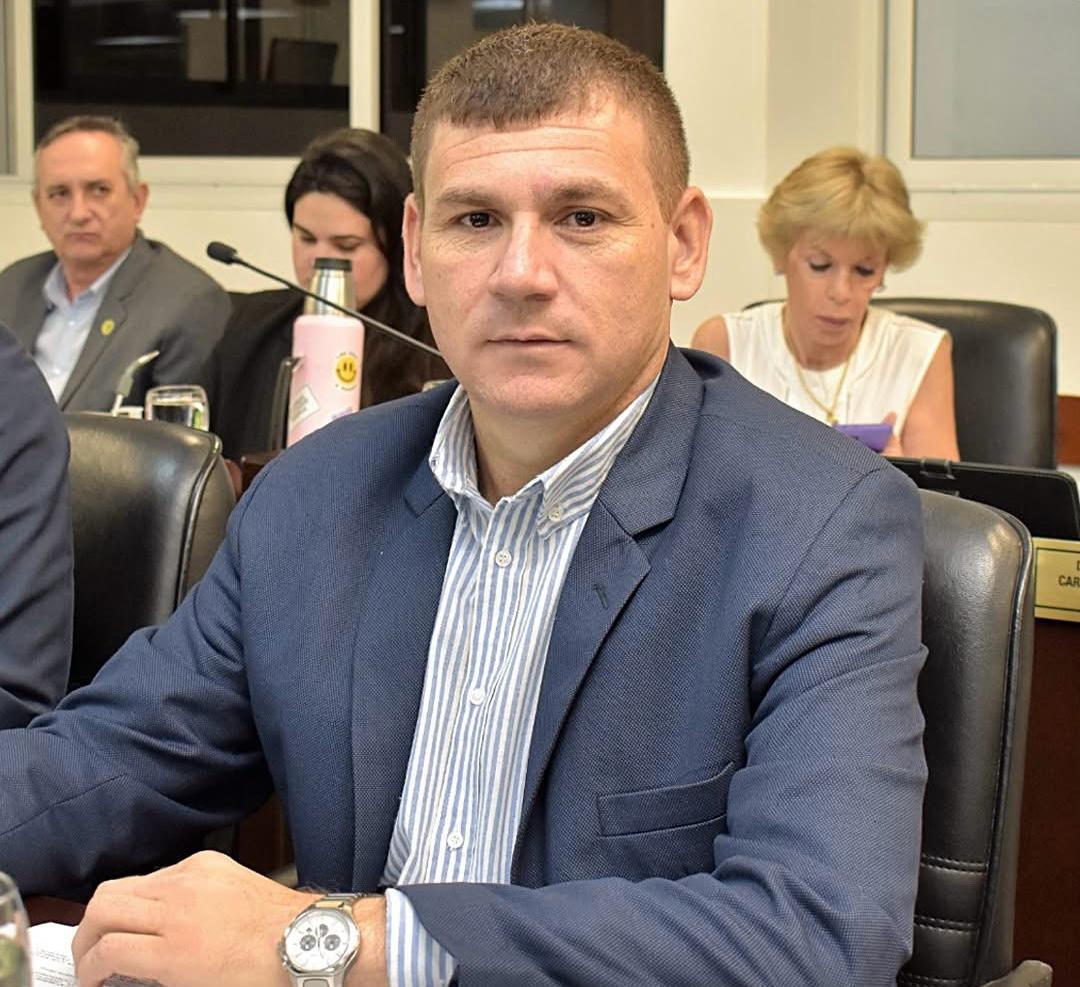 LAZZARINI: “LEIVA FIEL AL ESTILO COKISTA, SE CREE GOBERNADOR DE SAN MARTÍN”.