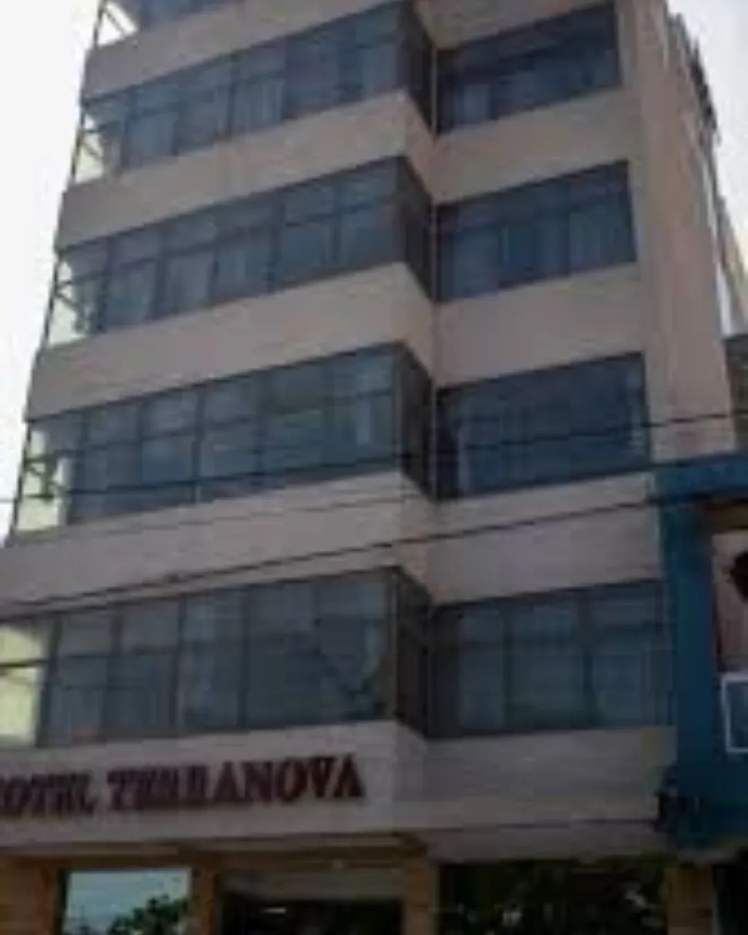 TRAGEDIA EN J.J CASTELLI: JOVEN FALLECE TRAS CAER DESDE LA TERRAZA DEL HOTEL TERRANOVA.