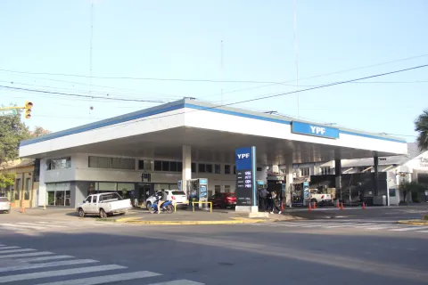 NACI&Oacute;N POSTERG&Oacute; EL AUMENTO DEL IMPUESTO A LOS COMBUSTIBLES ANTE LA SUBA DEL PETR&Oacute;LEO.