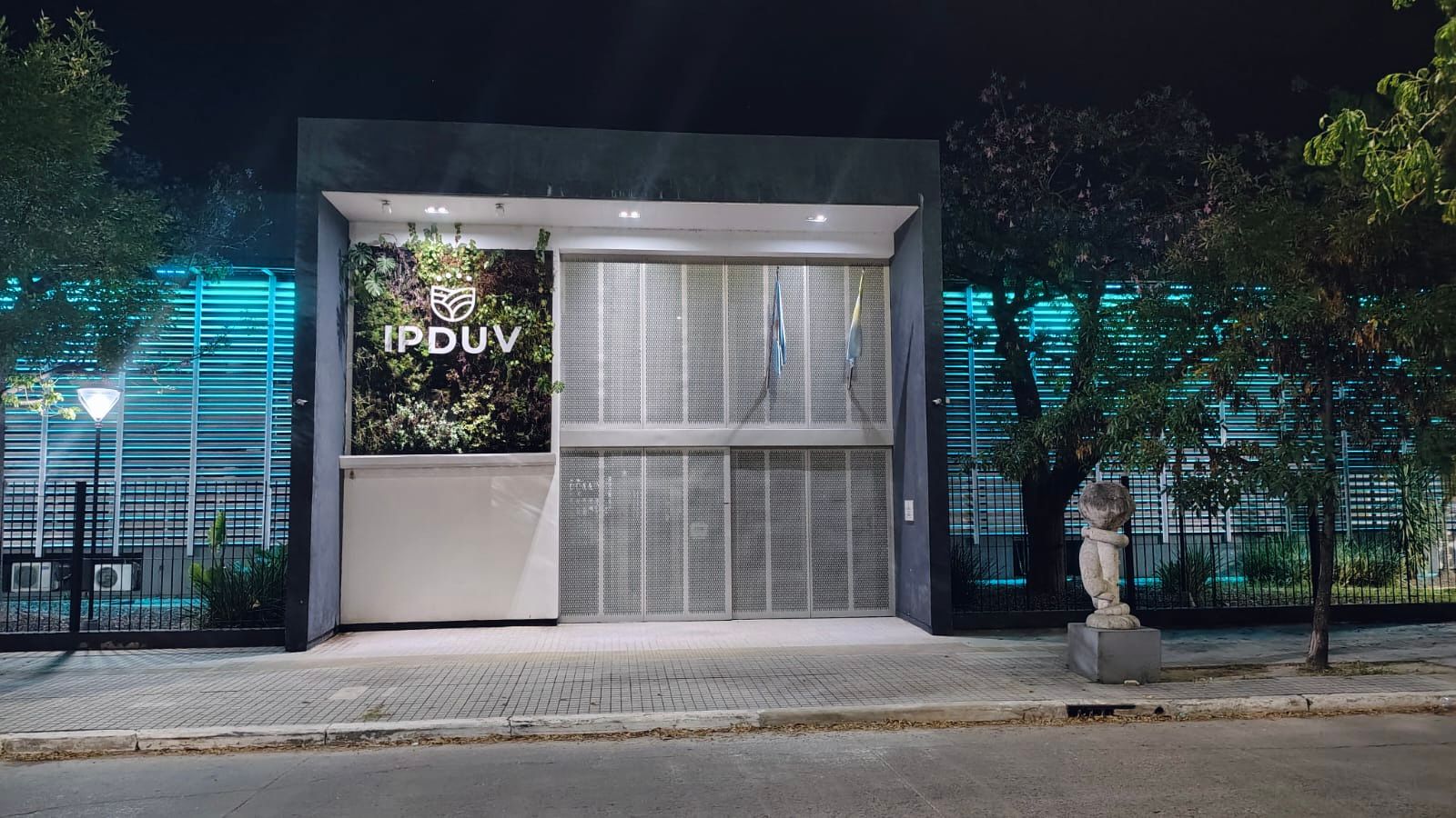 EL IPDUV SE ILUMINA DE AZUL PARA CONCIENTIZAR SOBRE EL AUTISMO. 